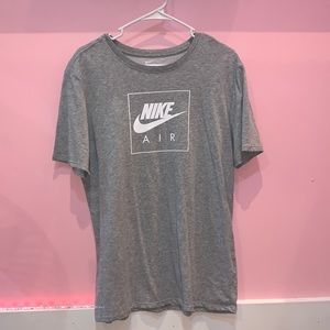 Men’s Nike shirt***NEVER WORN***